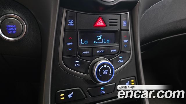 Hyundai AVANTE 2015 — photo 24