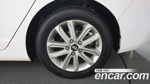 Hyundai AVANTE 2015 — photo 7