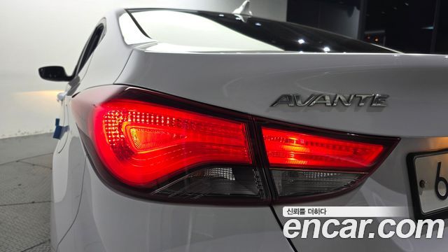 Hyundai AVANTE 2015 — photo 9