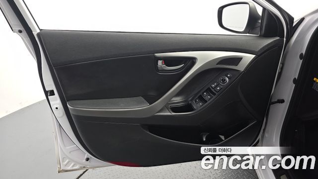 Hyundai AVANTE 2015 — photo 14
