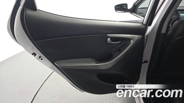 Hyundai AVANTE 2015 — photo 15