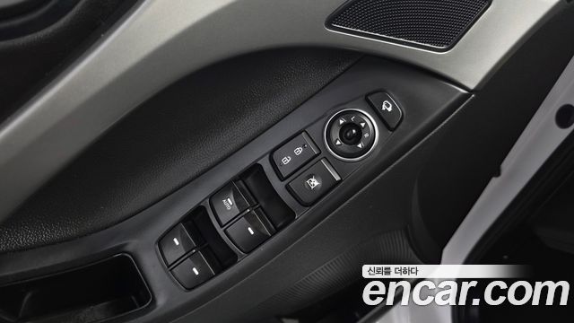 Hyundai AVANTE 2015 — photo 28