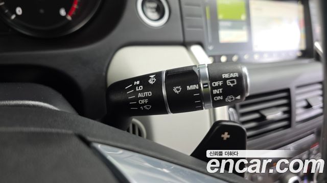 Land Rover Discovery Sport 2018 — photo 17