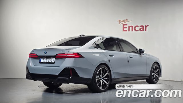 BMW 5-Series 2024 — photo 2