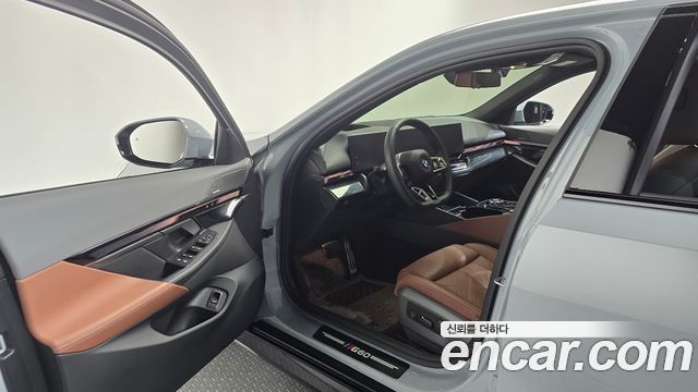 BMW 5-Series 2024 — photo 13