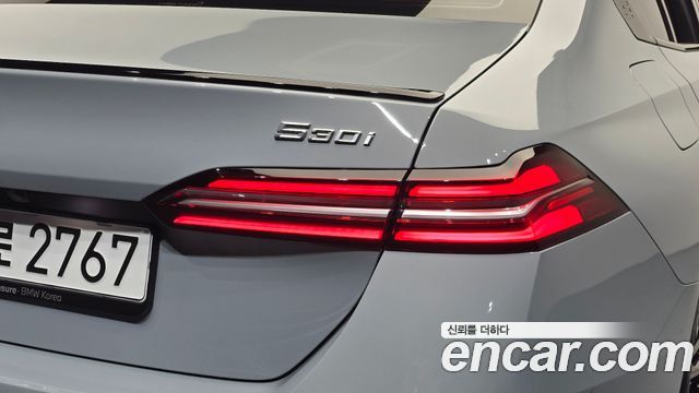 BMW 5-Series 2024 — photo 9