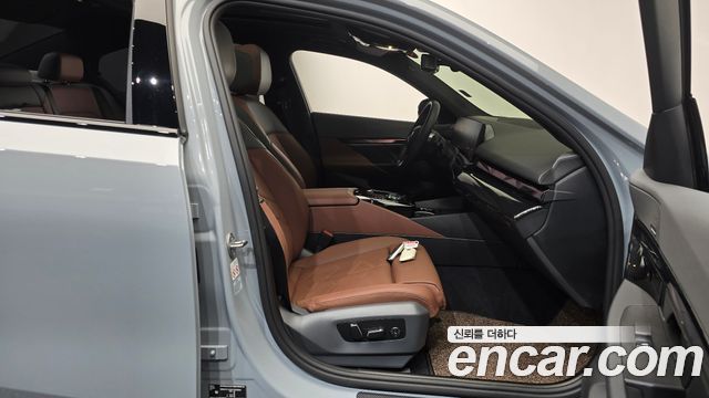 BMW 5-Series 2024 — photo 16