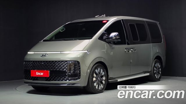 Hyundai Staria 2023 — photo 1
