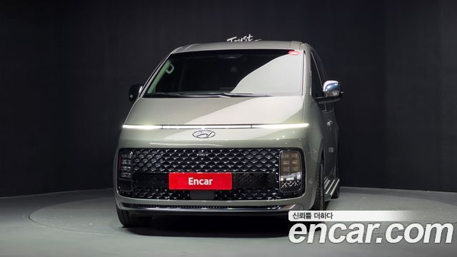 Hyundai Staria 2023 — photo 3