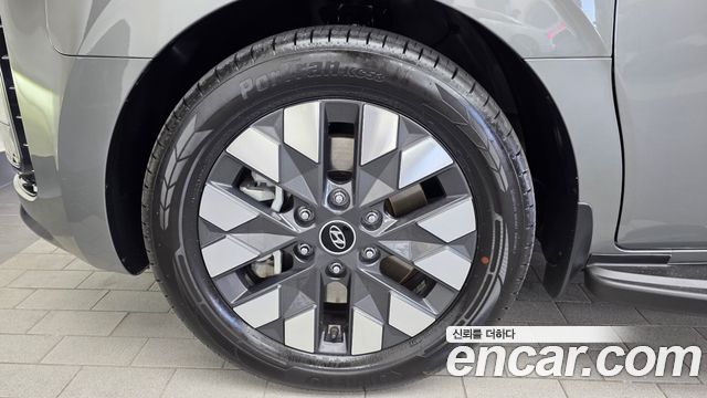 Hyundai Staria 2023 — photo 5