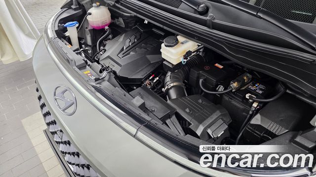 Hyundai Staria 2023 — photo 6