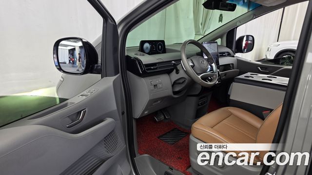 Hyundai Staria 2023 — photo 13