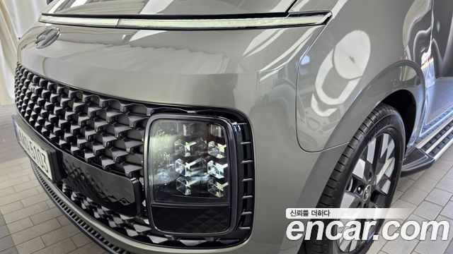 Hyundai Staria 2023 — photo 8