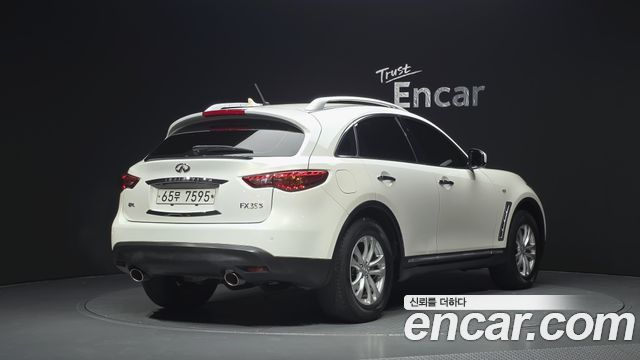 Infiniti FX 2010 — photo 2
