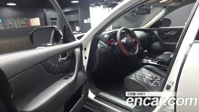 Infiniti FX 2010 — photo 10