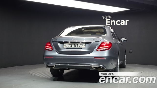Mercedes-Benz E-Class 2018 — photo 4