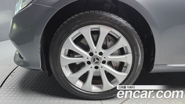 Mercedes-Benz E-Class 2018 — photo 5