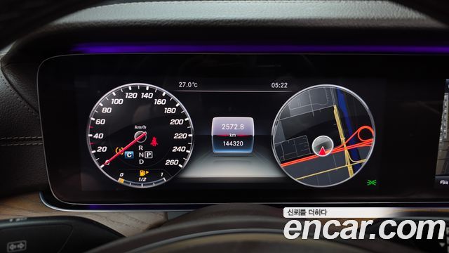Mercedes-Benz E-Class 2018 — photo 8