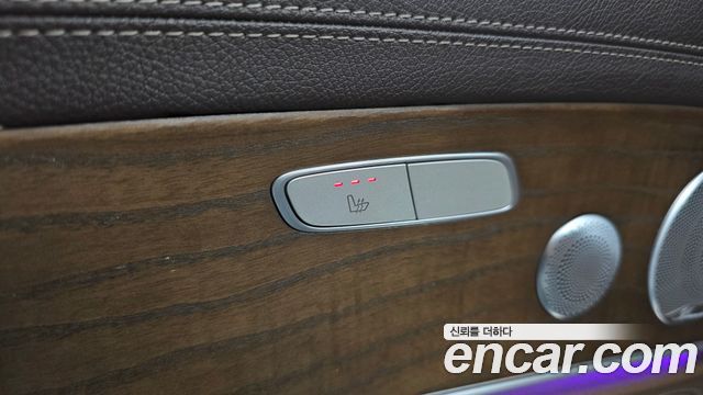 Mercedes-Benz E-Class 2018 — photo 19
