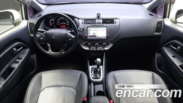Kia pride 2015 — photo 10