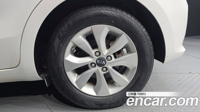 Kia pride 2015 — photo 7