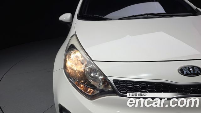 Kia pride 2015 — photo 8