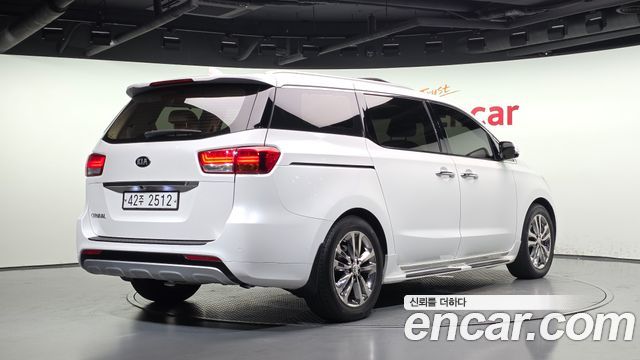 Kia Canival 2016 — photo 2