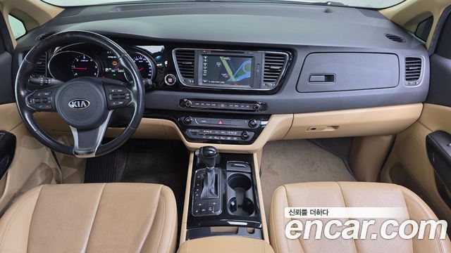 Kia Canival 2016 — photo 10