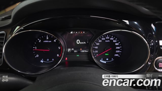 Kia Canival 2016 — photo 11