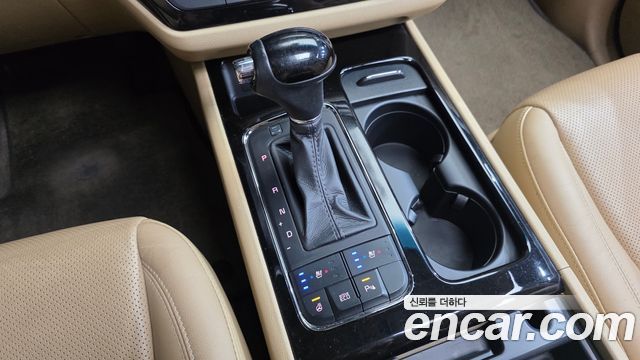 Kia Canival 2016 — photo 12