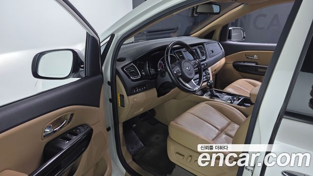 Kia Canival 2016 — photo 13