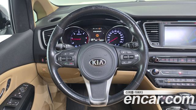 Kia Canival 2016 — photo 19