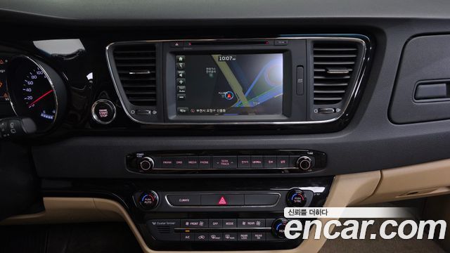 Kia Canival 2016 — photo 20