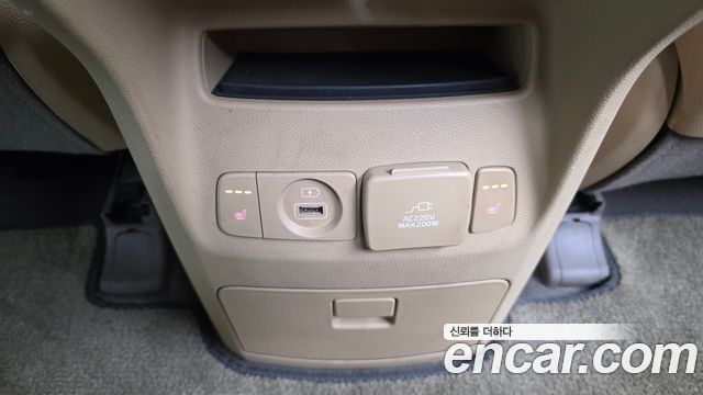 Kia Canival 2016 — photo 23