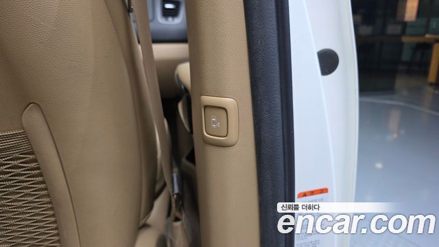Kia Canival 2016 — photo 24