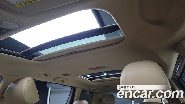 Kia Canival 2016 — photo 25