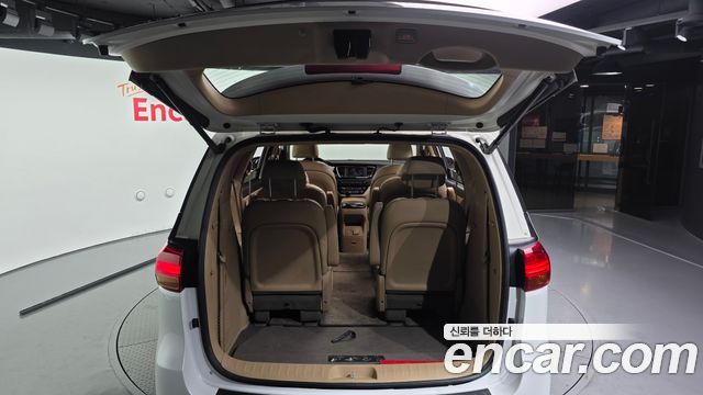 Kia Canival 2016 — photo 26