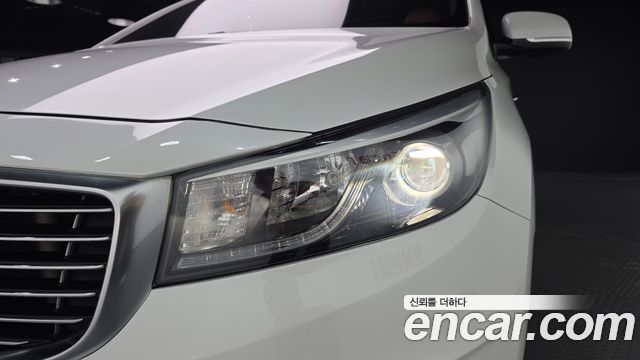 Kia Canival 2016 — photo 8