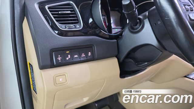 Kia Canival 2016 — photo 28