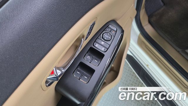 Kia Canival 2016 — photo 33
