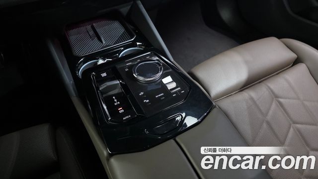 BMW 5-Series 2024 — photo 12