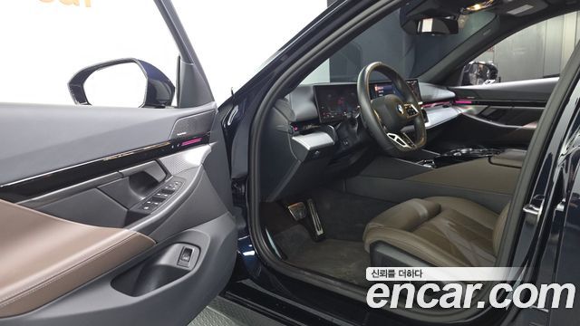 BMW 5-Series 2024 — photo 13