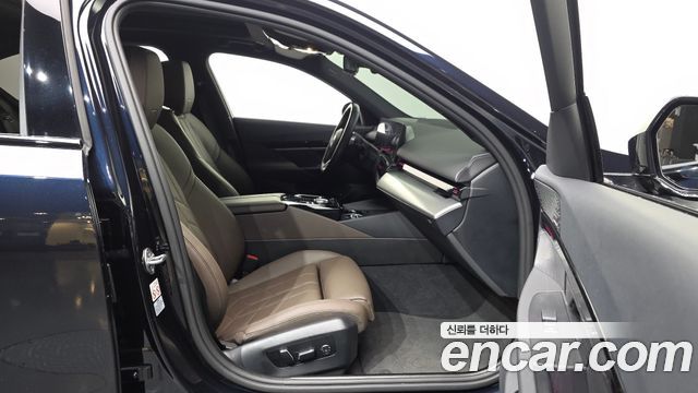 BMW 5-Series 2024 — photo 17