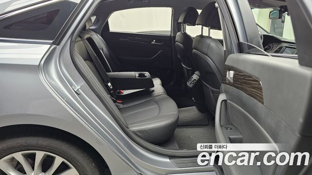 Hyundai Sonata 2015 — photo 17