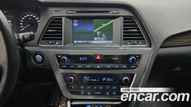 Hyundai Sonata 2015 — photo 18