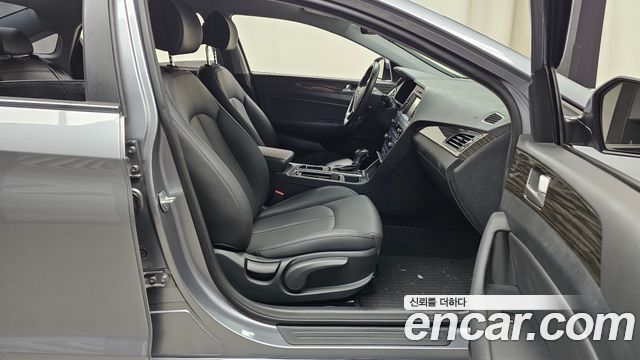 Hyundai Sonata 2015 — photo 16