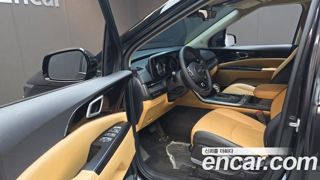 Kia Canival 2023 — photo 13