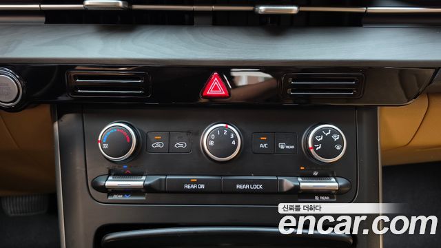 Kia Canival 2023 — photo 22