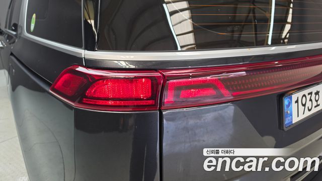 Kia Canival 2023 — photo 9