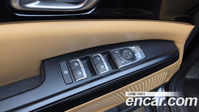 Kia Canival 2023 — photo 28